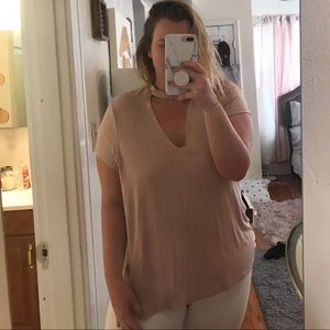 American Eagle T-shirt with a choker detail